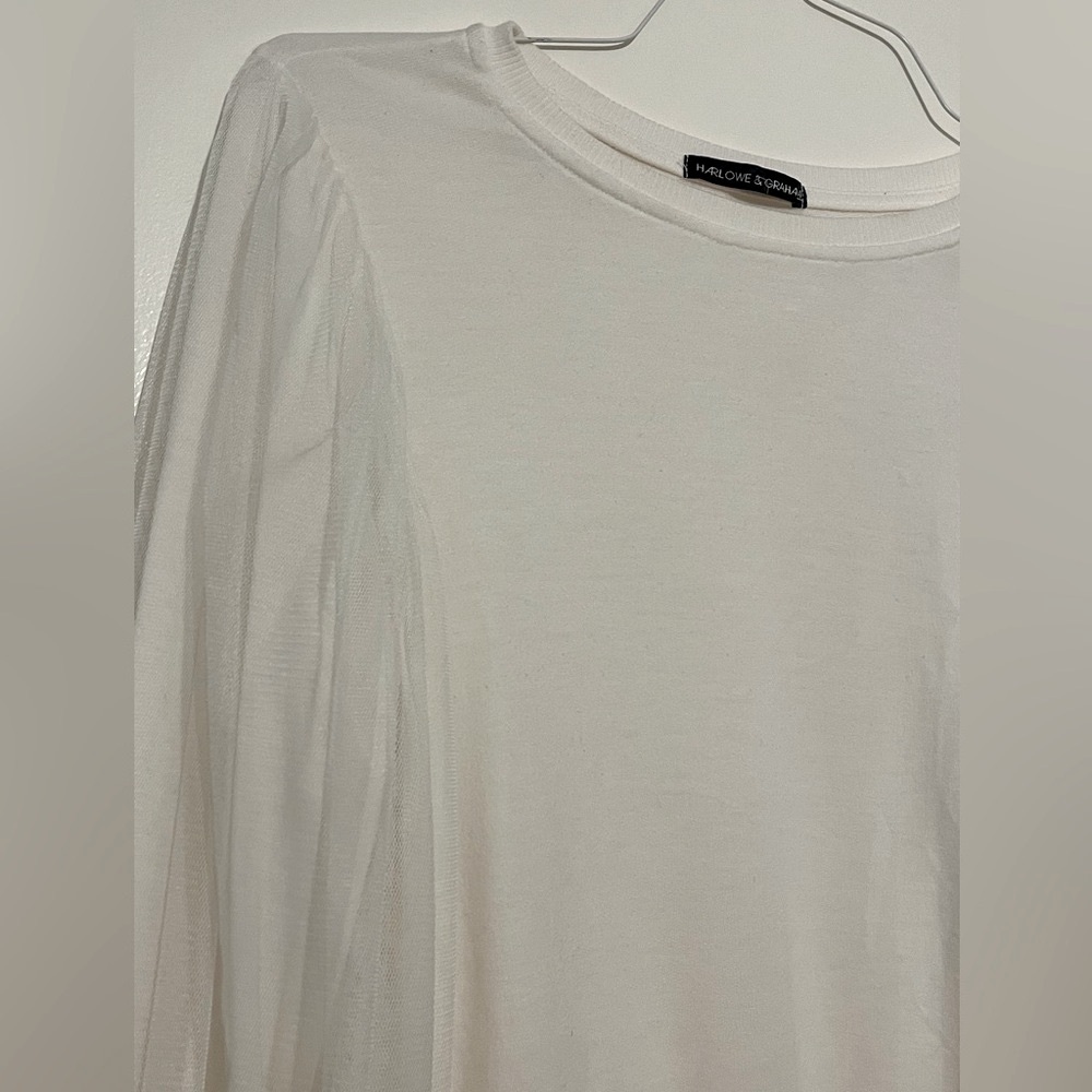 White Top with Gorgeous Flowy Long Sleeves! - Picture 3 of 8